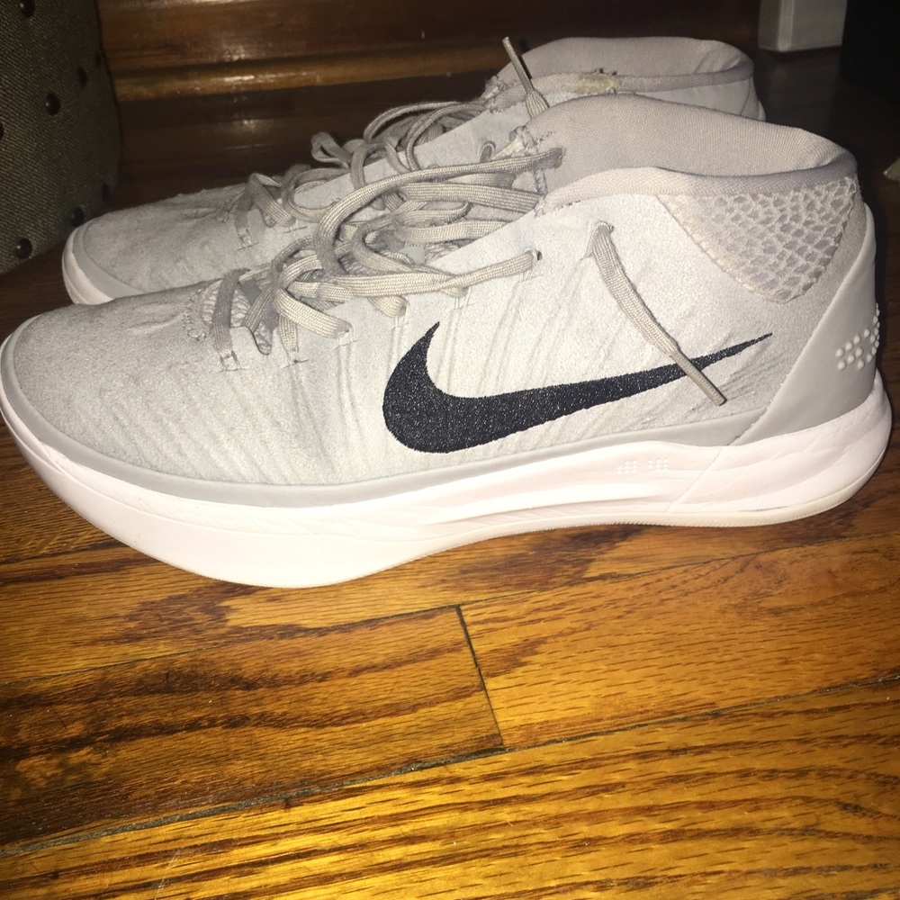 Men’s basketball/tennis shoes